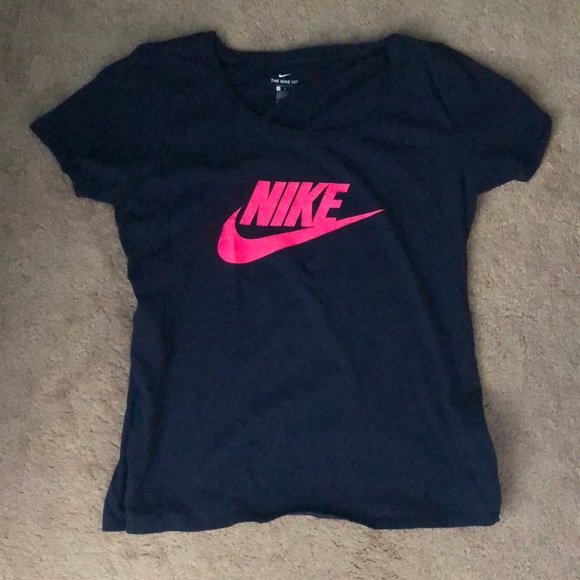 navy blue and pink nike shirt